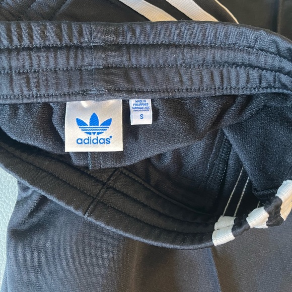 Adidas track pants. Low rise. Size Small. Excellent condition. - Picture 3 of 8